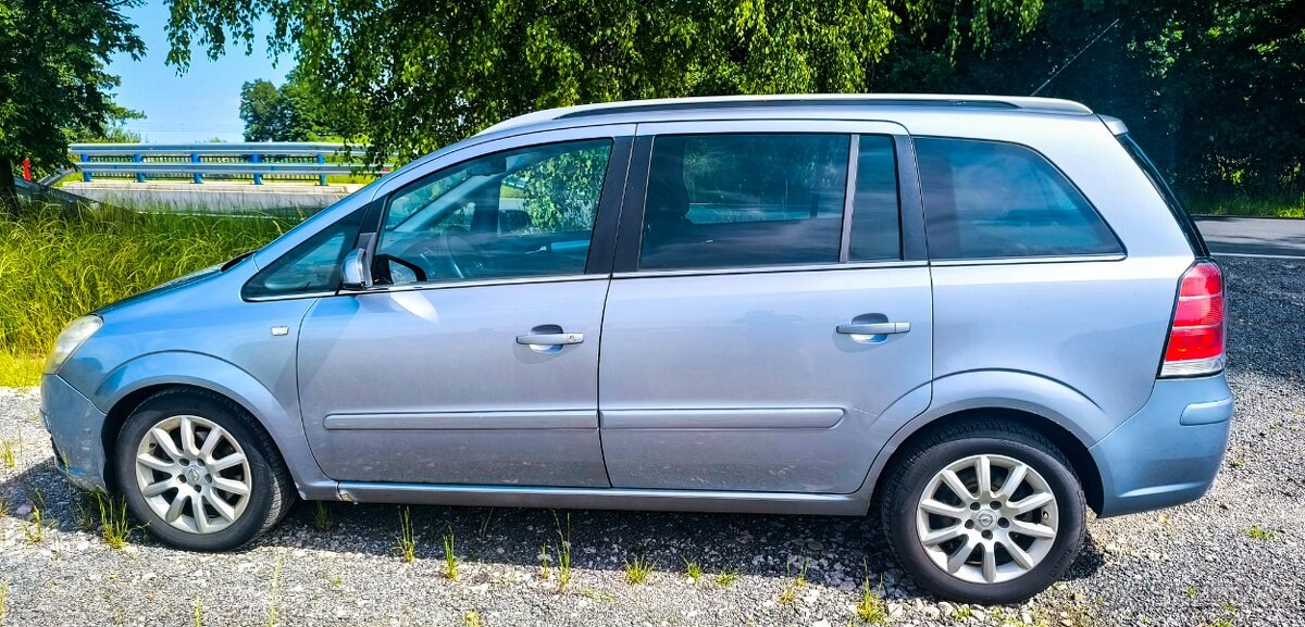 Opel Zafira B 1,8. - 4