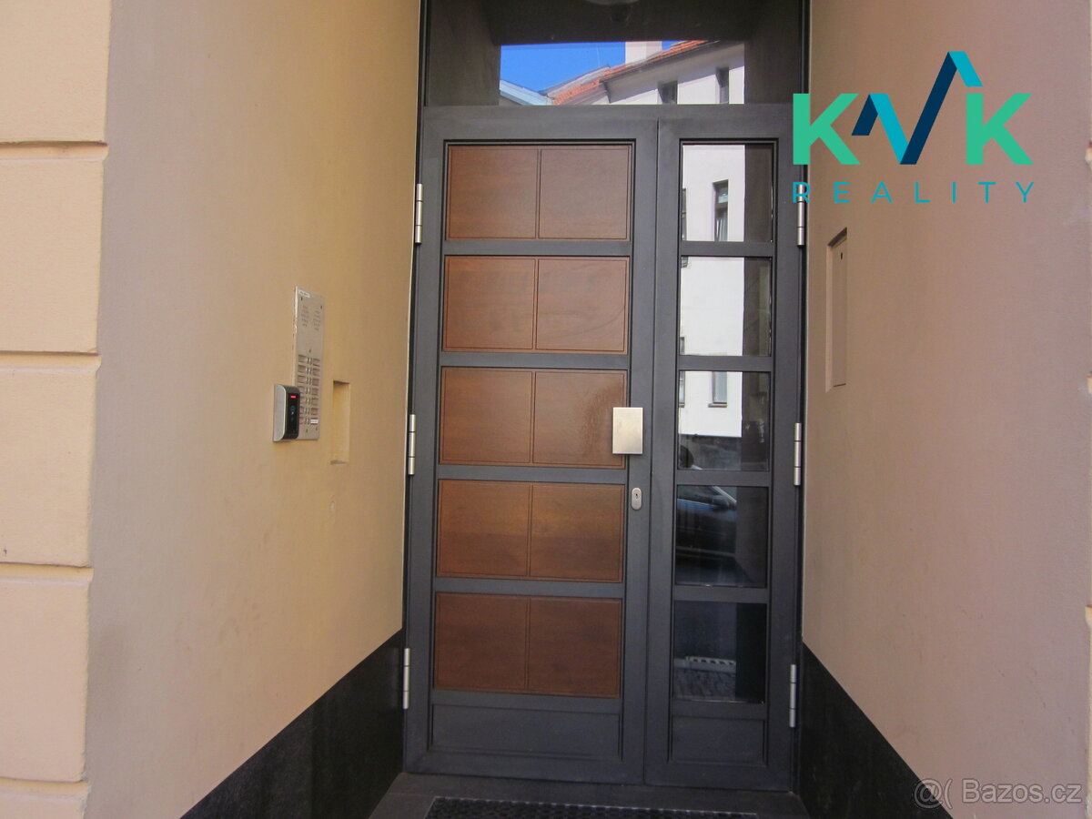 Pronájem nebytových prostor o velikosti 19,60 m2, v OV, cihl - 4