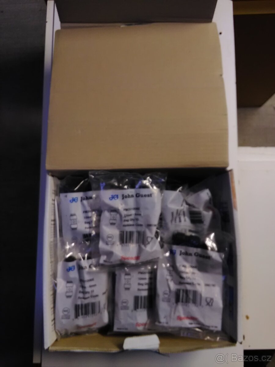 Rýchlospojka na hadičky na pipu, John Guest 10mm-6mm. - 4