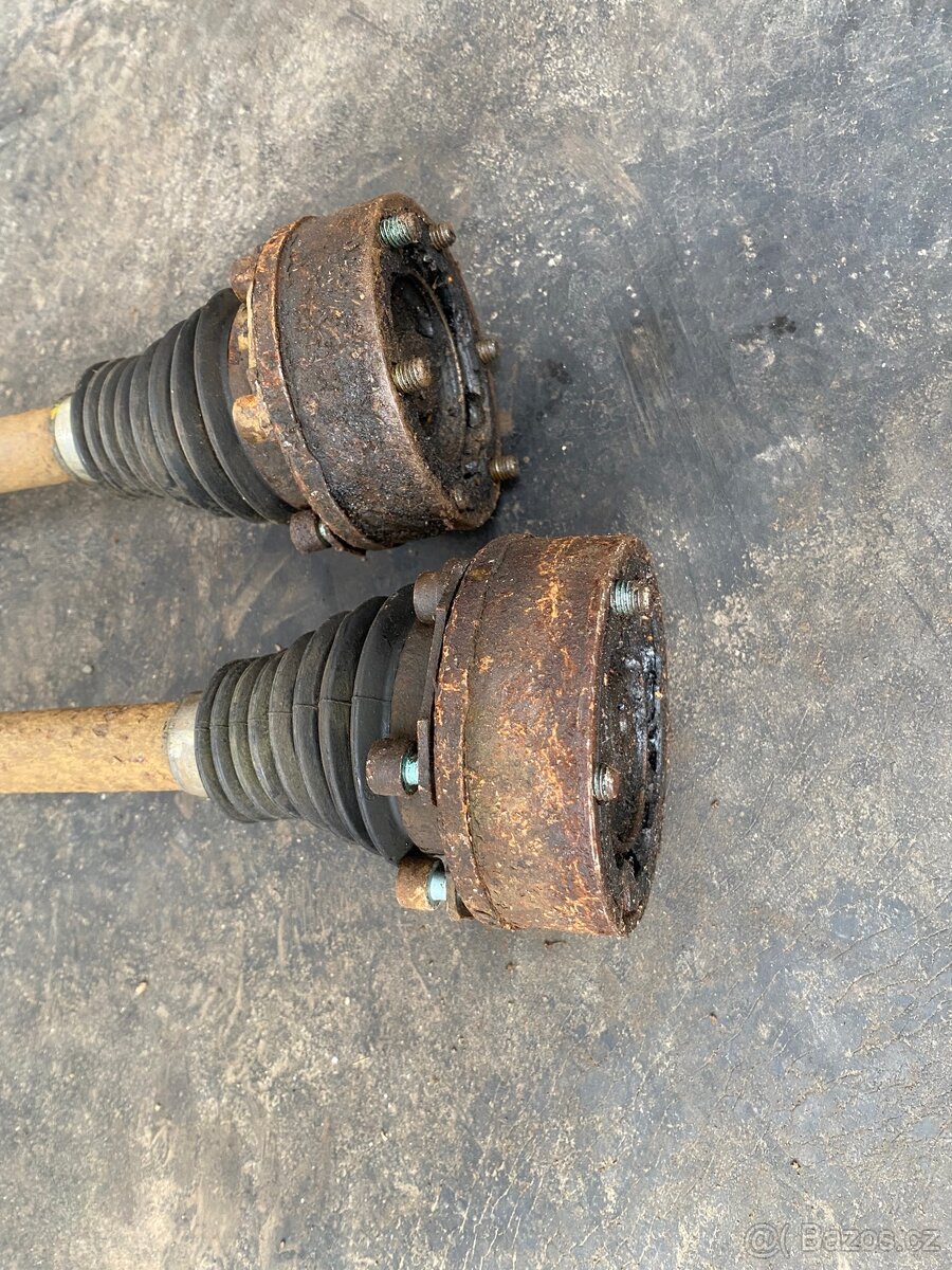 Octavia 1 4x4 zadní poloosy - 4