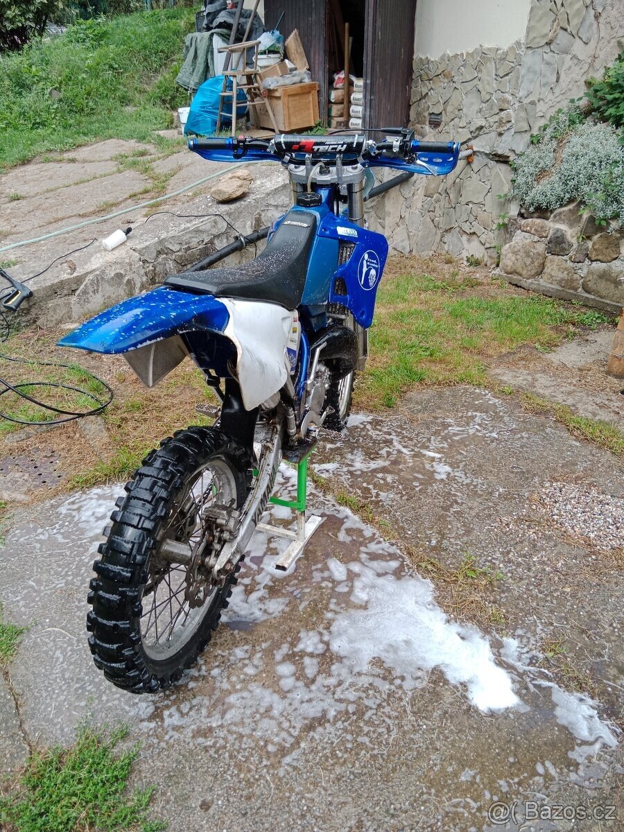 Yamaha YZ 125 - 4
