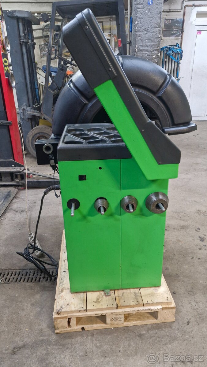 Vyvazovaci stroj kol Bosch Cemb - 4