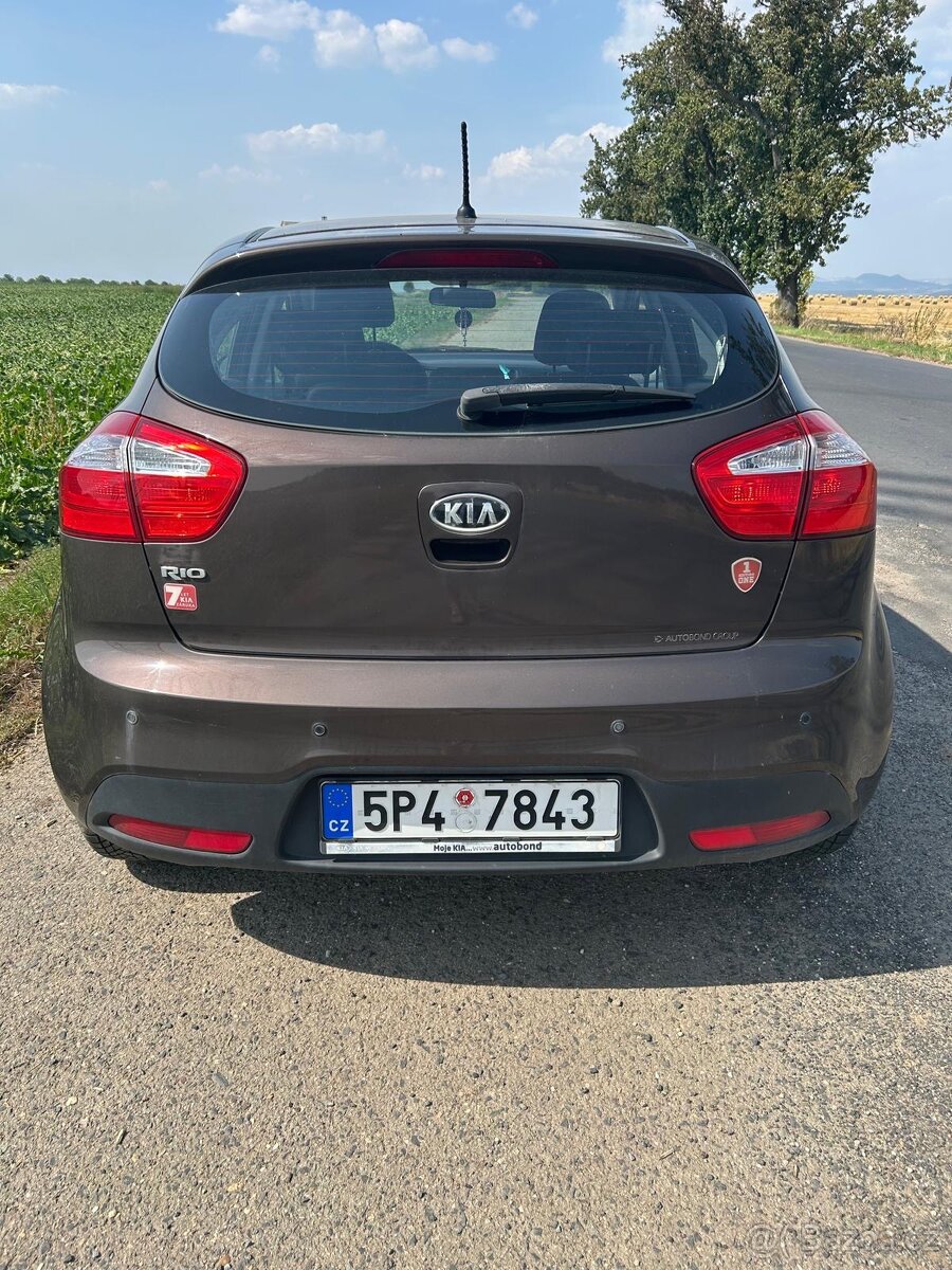 Kia Rio - 4
