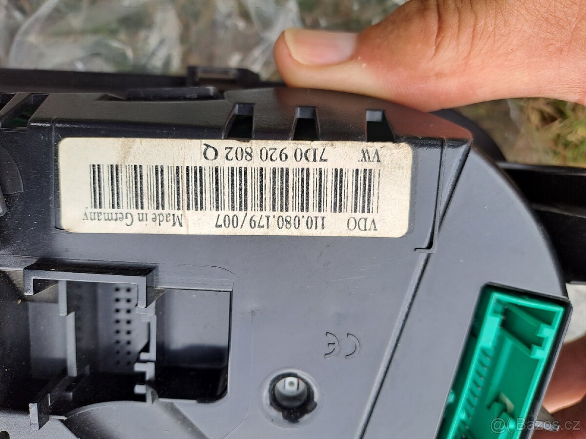 Prodám budíky na T4 - 4