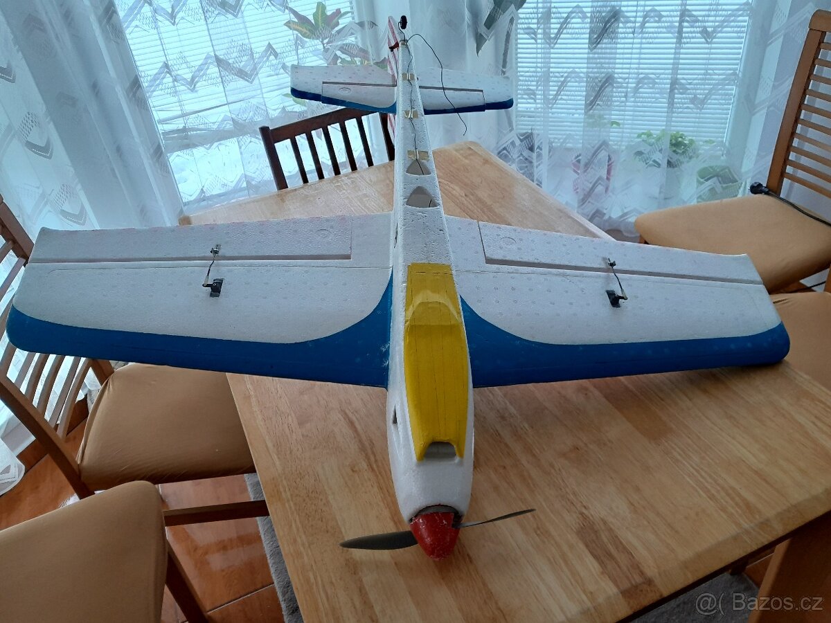 Akrobat +vysílač Futaba FF7 - 4