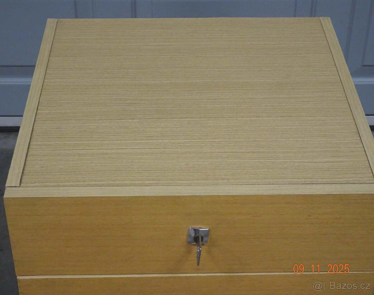 Komoda se zásuvkamií - 4