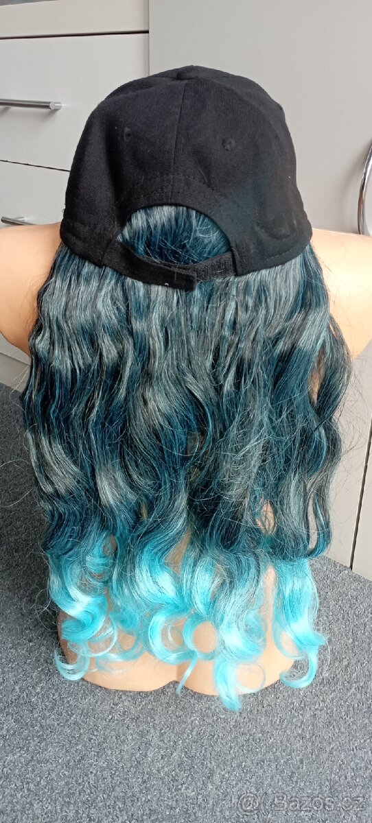 Nová kšiltovka s vlasy - 4