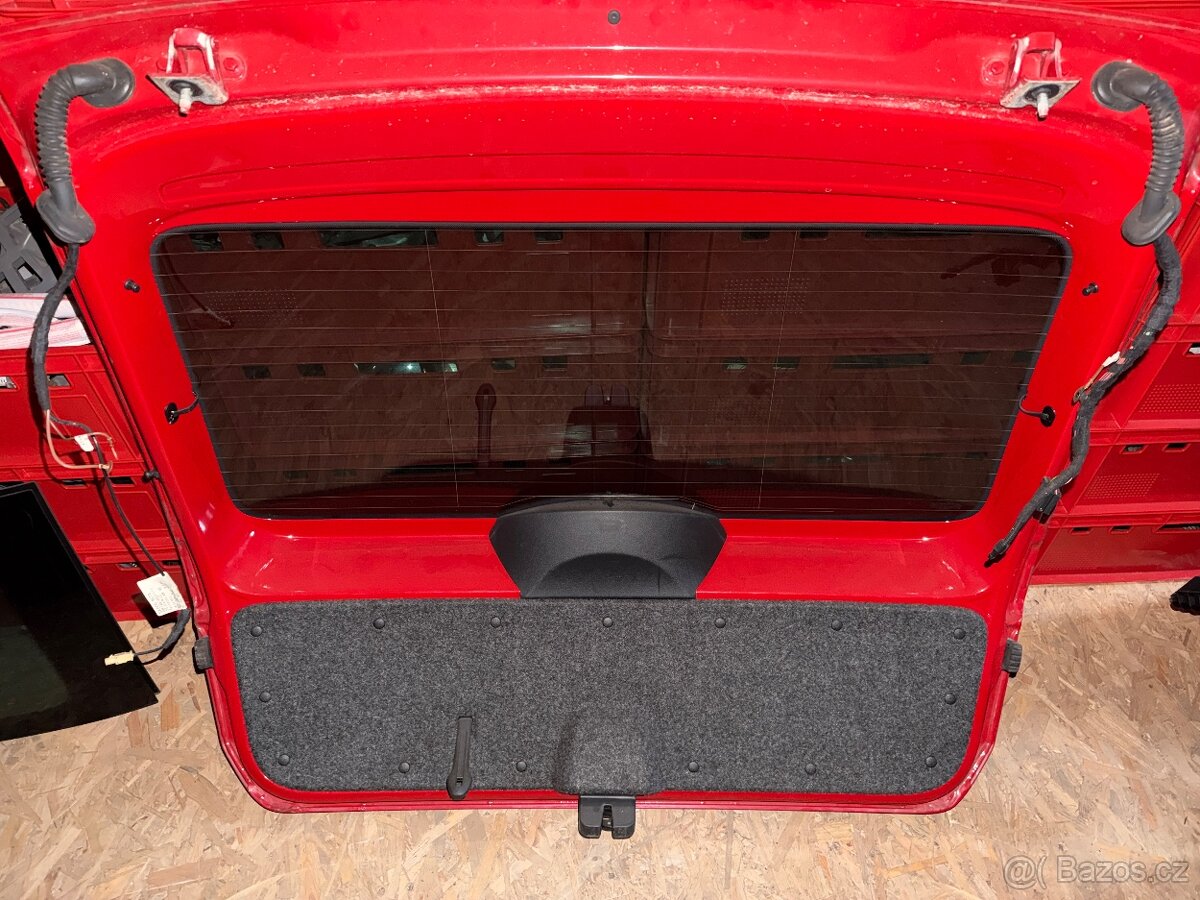 Škoda Rapid 5 dveře Červené - 4