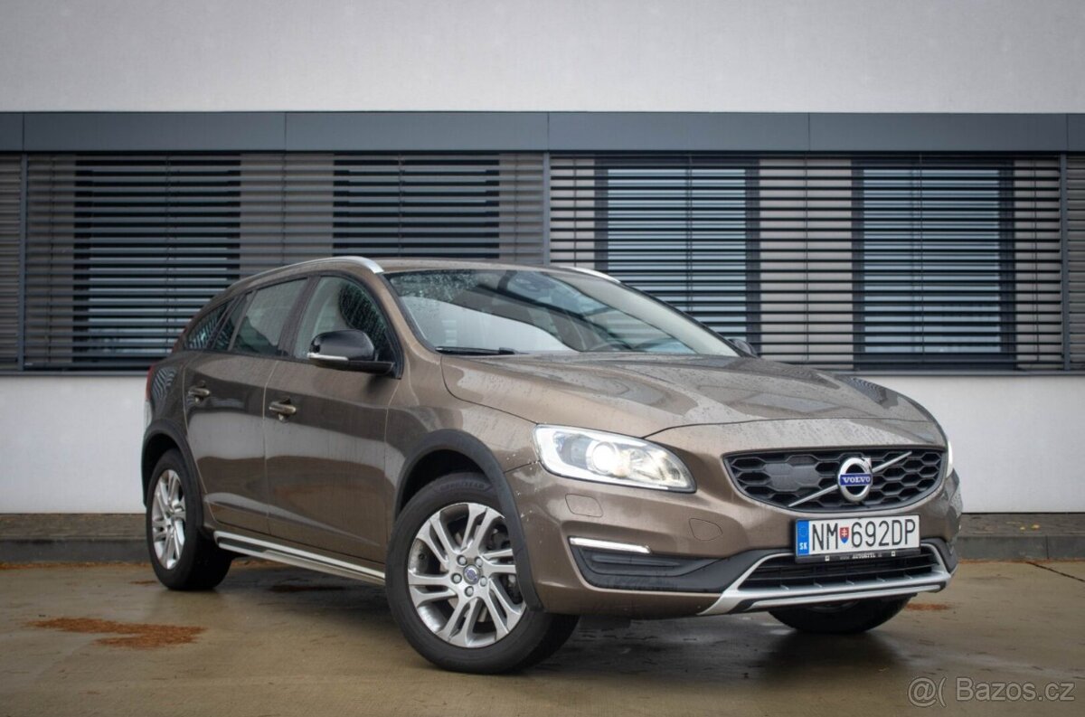 VOLVO V60 Cross Country 2.0L 110kW MT/6 2017 - 4