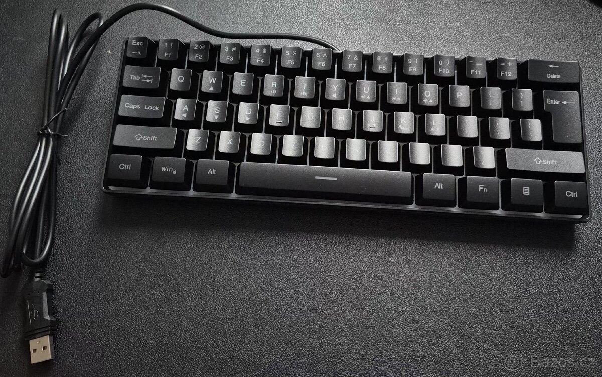 Herní Drátová RGB klávesnice - 4