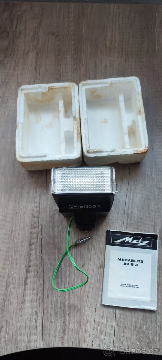 Prodám fotoaparát Zenit-E + objektiv + blesk - 4