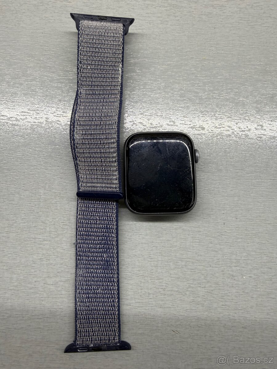 Apple Watch 4 44mm - 4