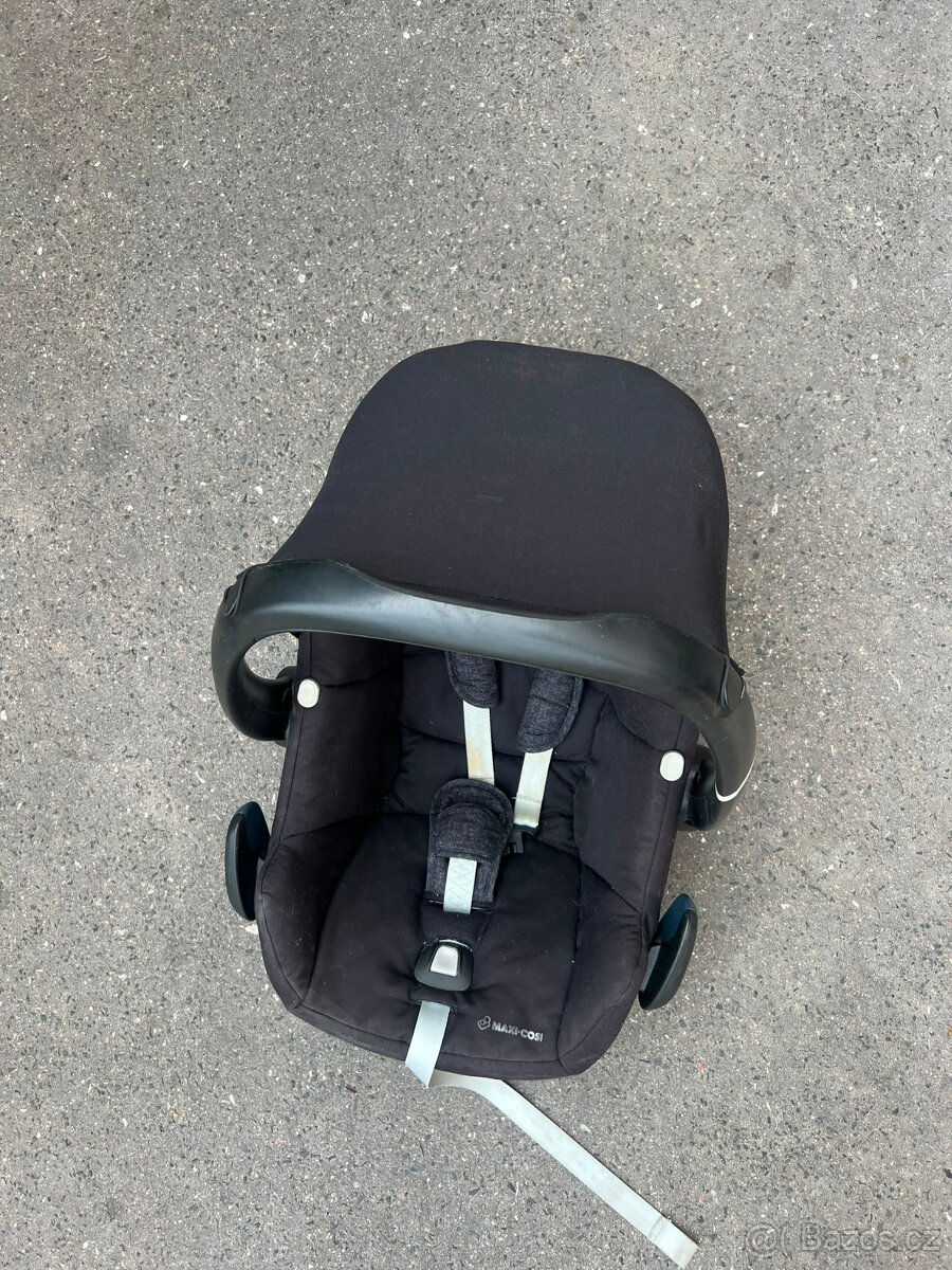 Maxi-Cosi Pebble Pro i-Size 2022 Essential Black - 4