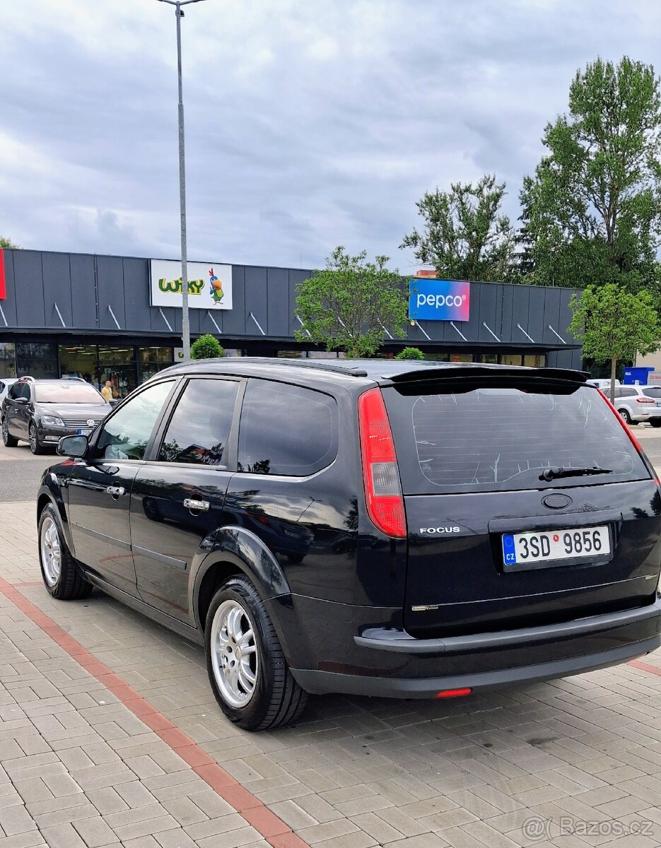 Ford Focus2 kombi 2006 1.6 benzín - 4