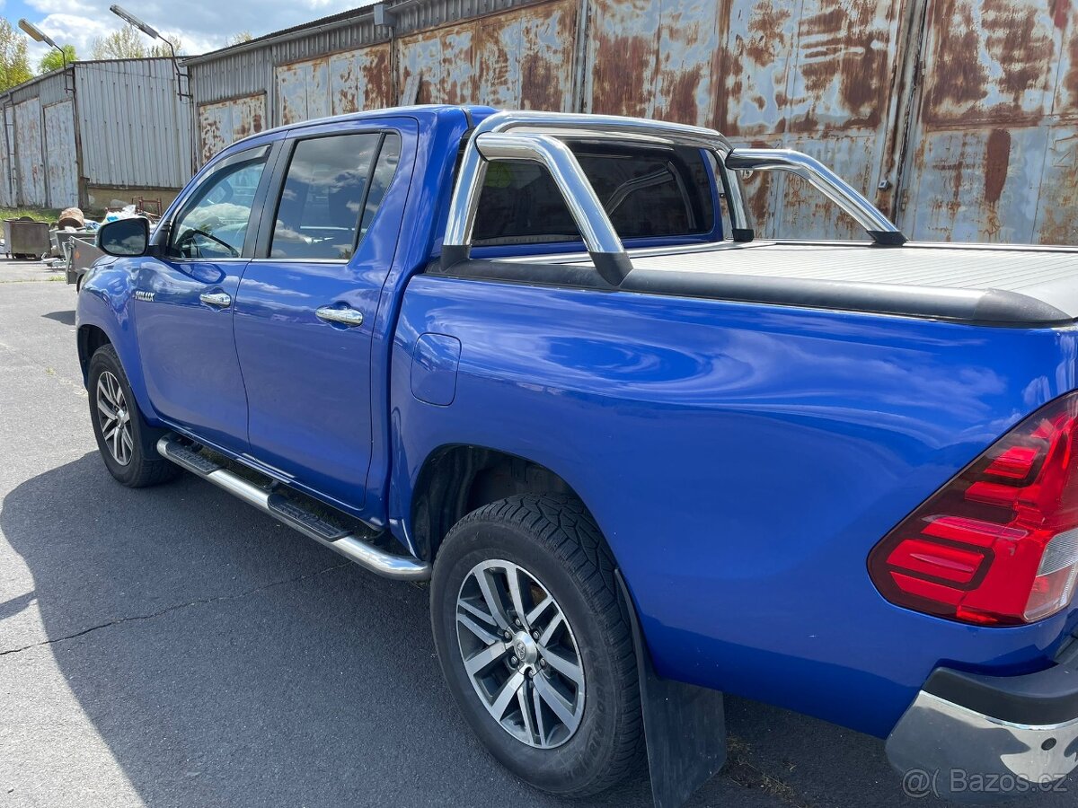 Toyota Hilux 2,4 D 4x4 automat