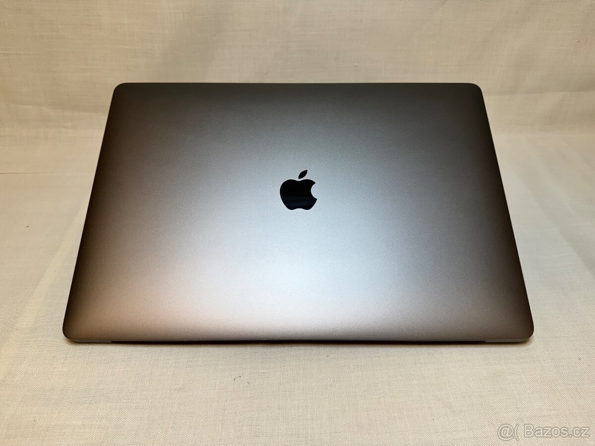 15 Apple MacBook Pro i7 2,6GHz 6jádro SpaceG Retina TouchBar - 4