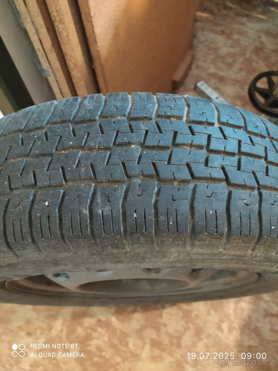 Škoda Felicia - Prodám pneumatiky letní sada - 4