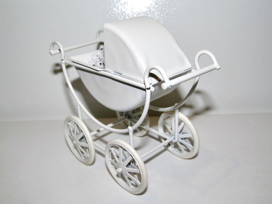 Malý kovový kočárek, mini panenky. Starý viktoriánský styl. - 4