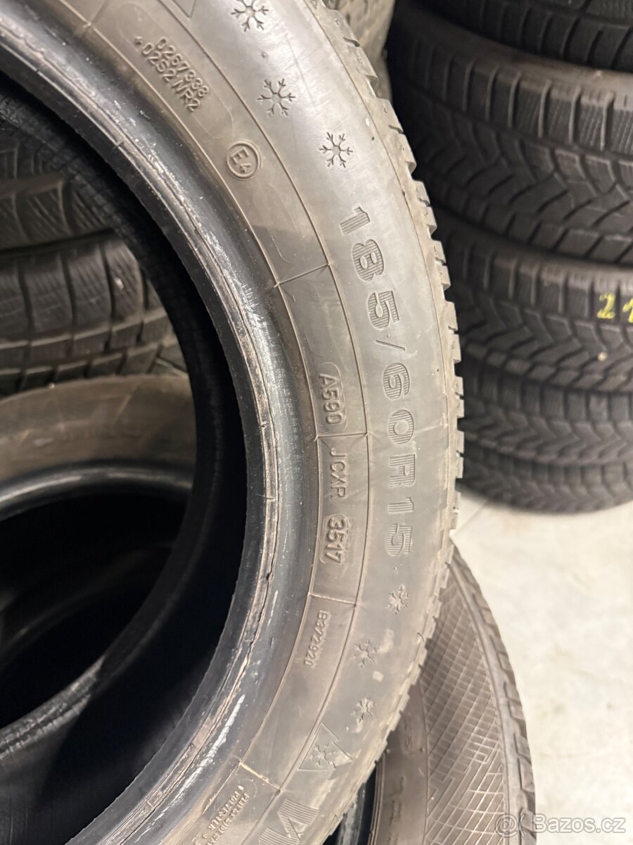 prodám zimní 185/60/15 Dunlop - 4