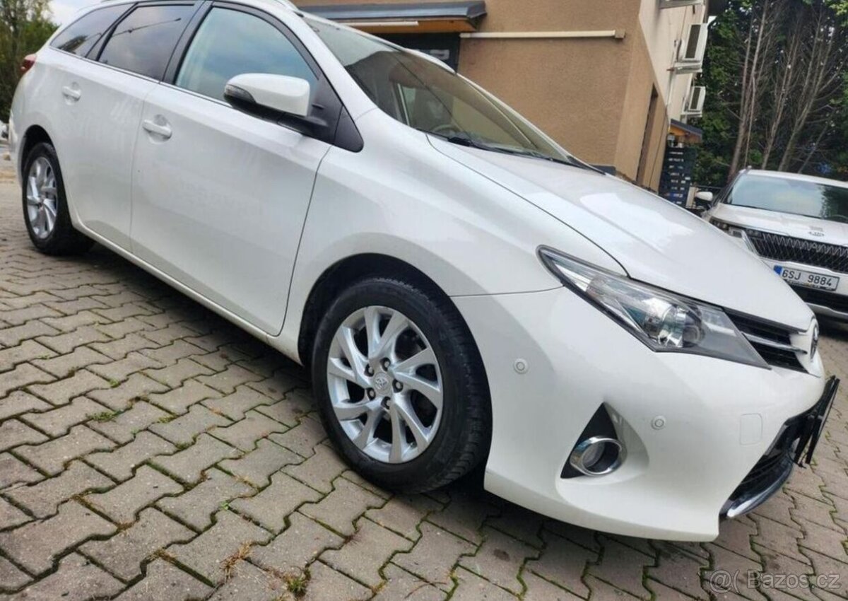 Toyota Auris 1.6-KAMERA-KLIMA-NAVI - 4