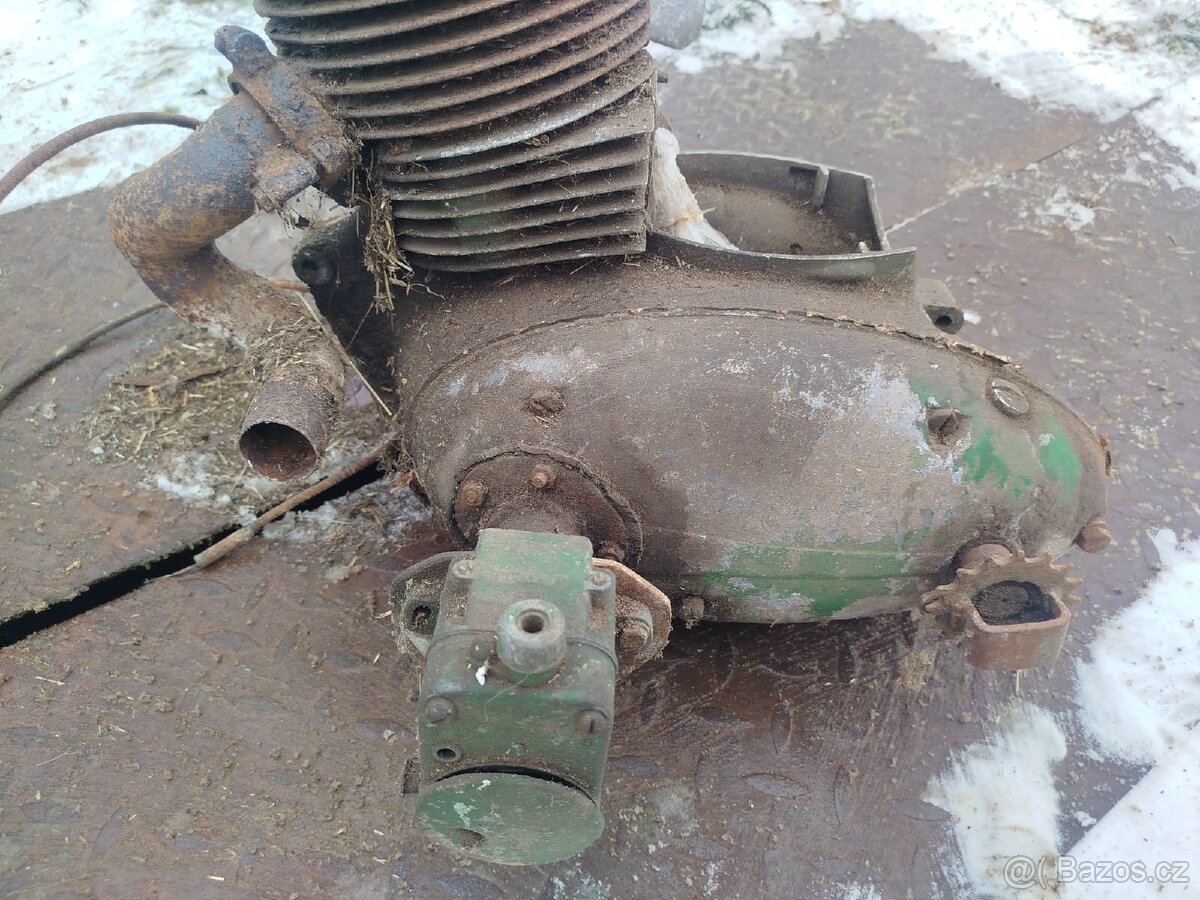 Motor Jawa 250 kývačka na díly levně - 4