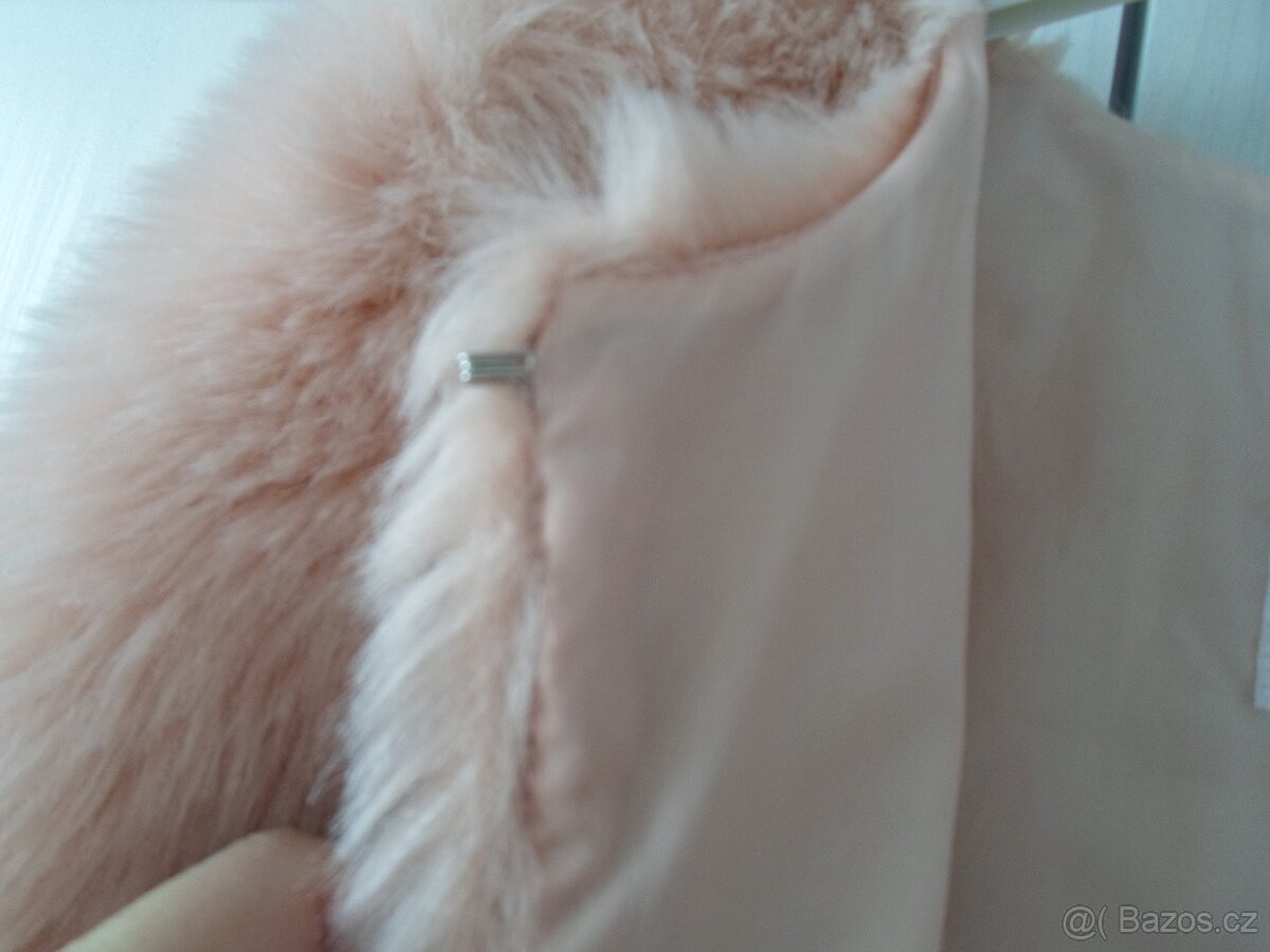 Růžový chlupatý kabát kabátek bunda - 152 - 4