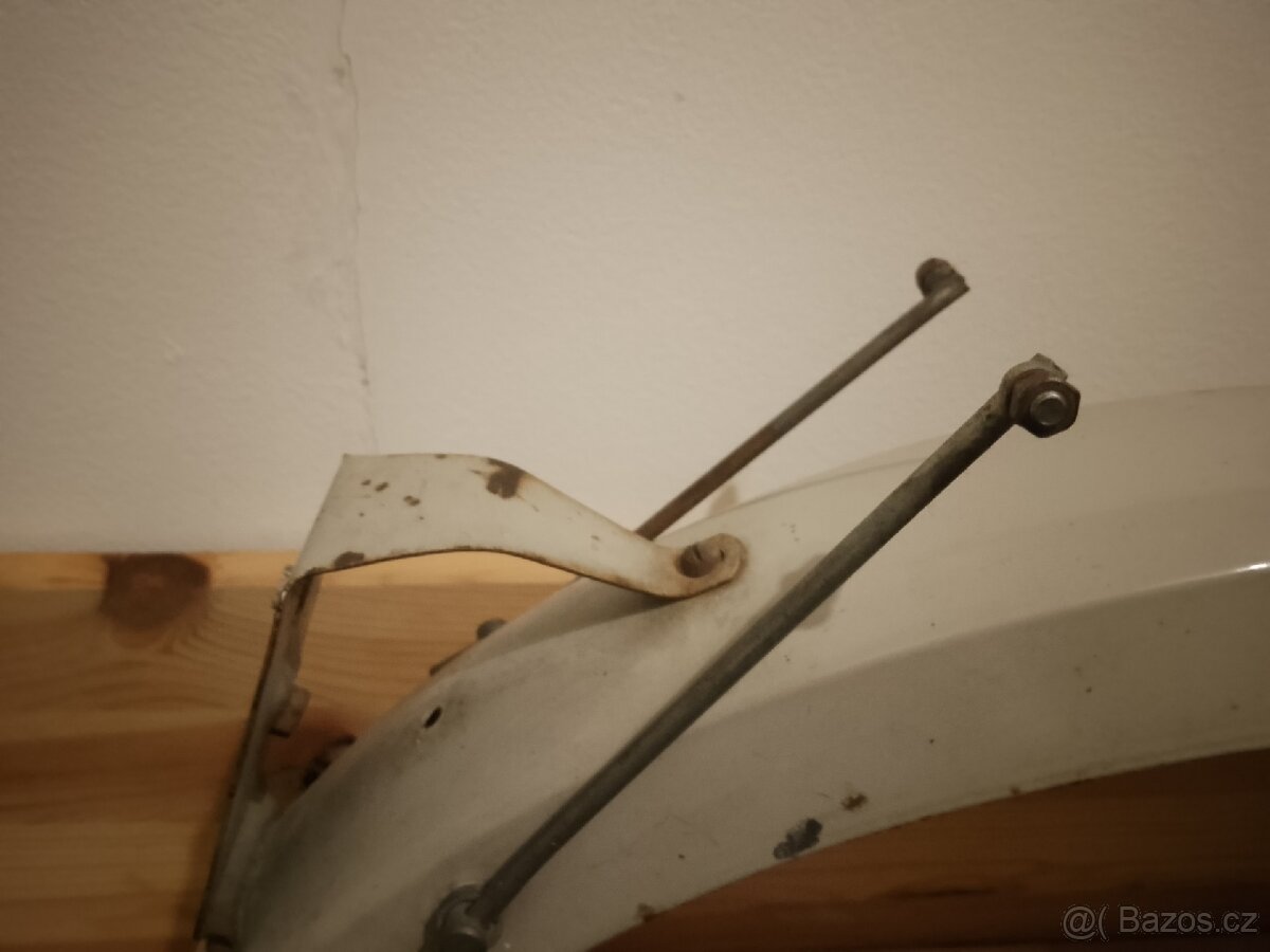 Prodám zadní blatník na Babetta 207 - 4