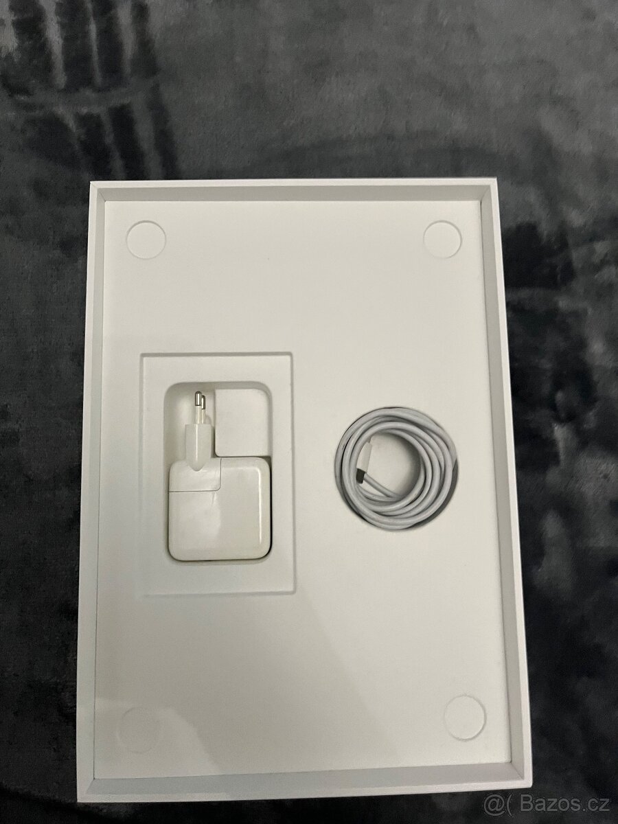 Apple MacBook Air 2020 - 4