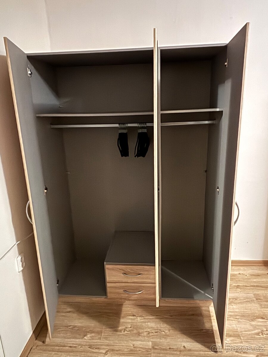 Šatní skříně 2ks - 4