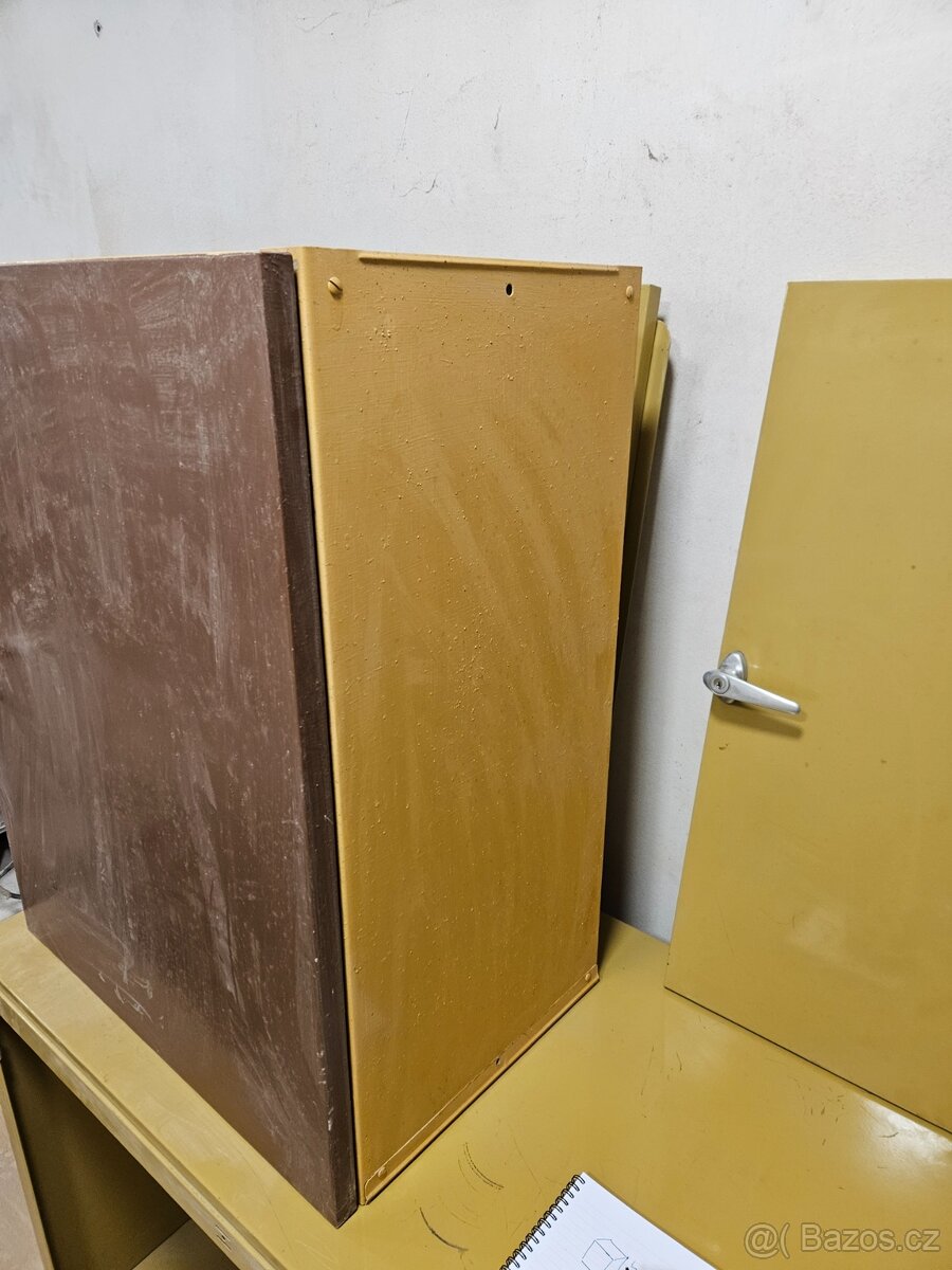 plechová skříně - 4