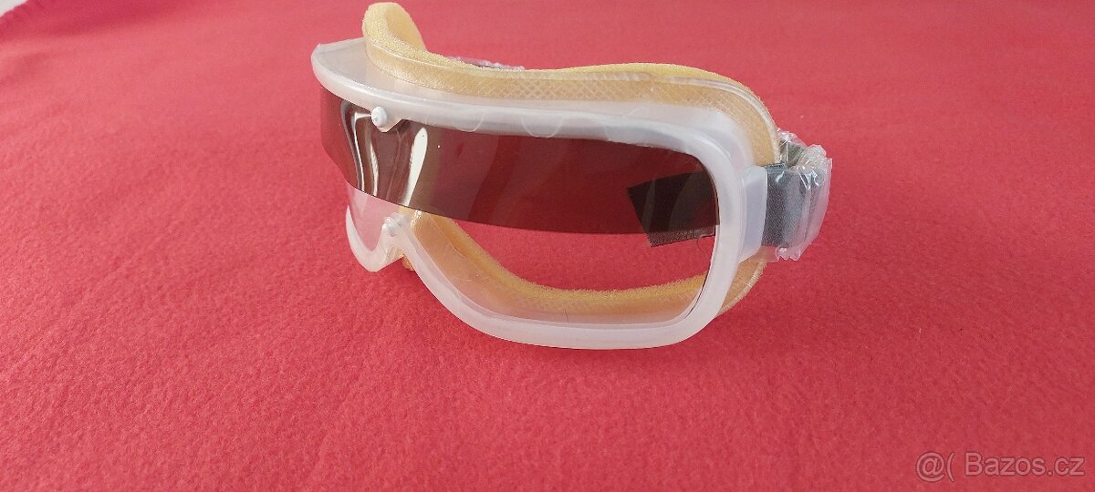 Staré brýle-na motorku. - 4