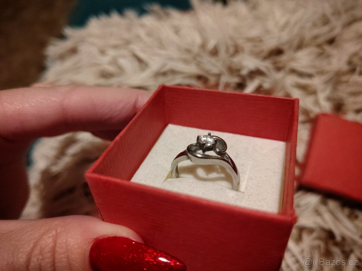 Prsten se zirkonem - 4