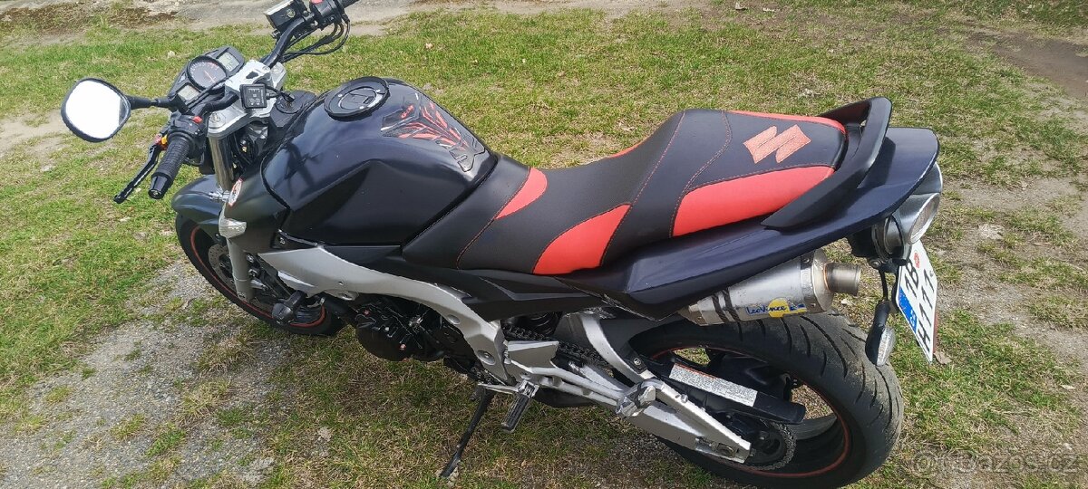 Suzuki GSR 600 - 4
