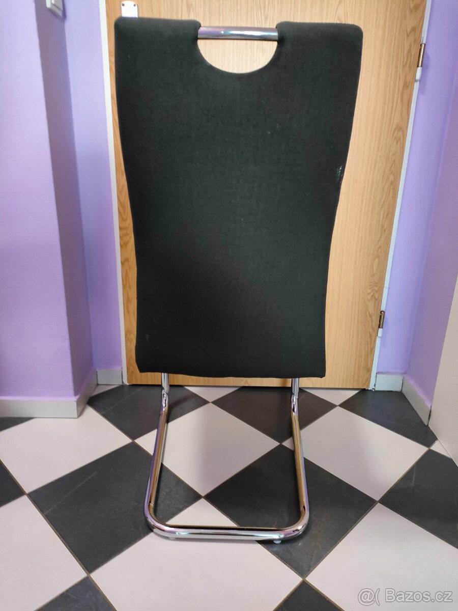 Jídelní stůl se židlemi - 4