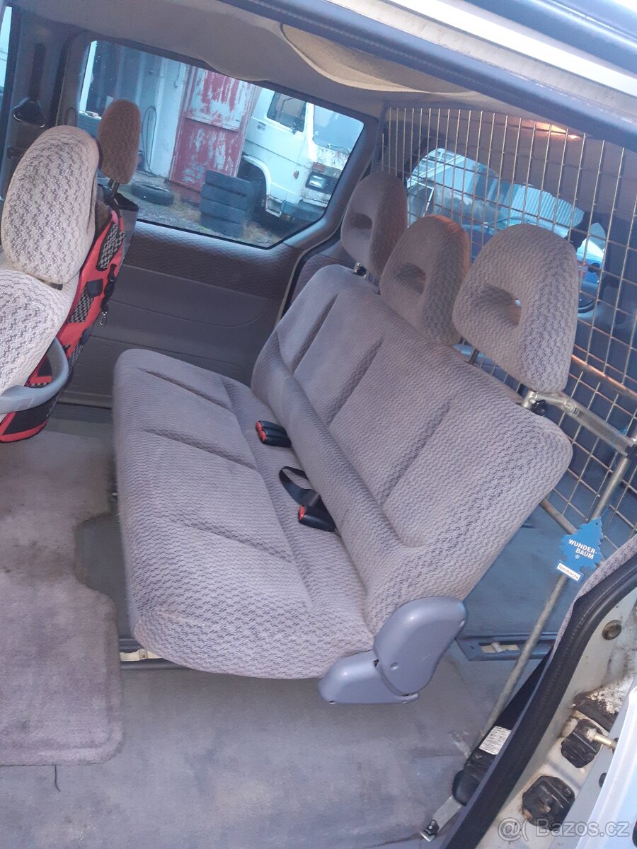 Chrysler Voyager 2,5td - 4