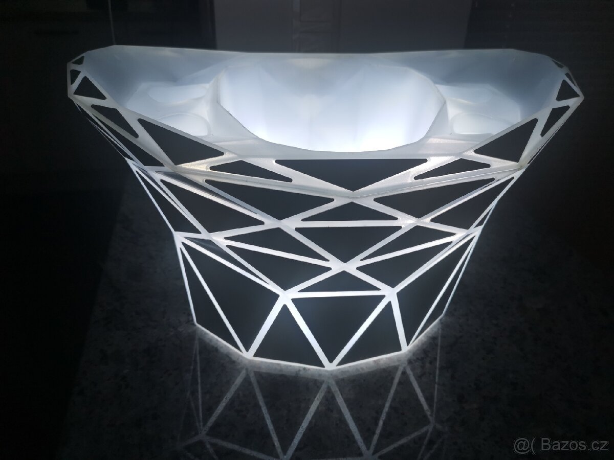 Exkluzivní chladicí box na láhve Red Bull s LED osvětlením - 4