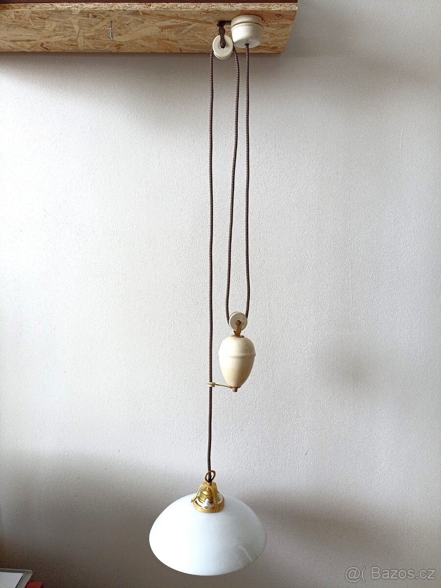 Různé typy stahovacích lustrů s velkým výběrem stínítek - 4