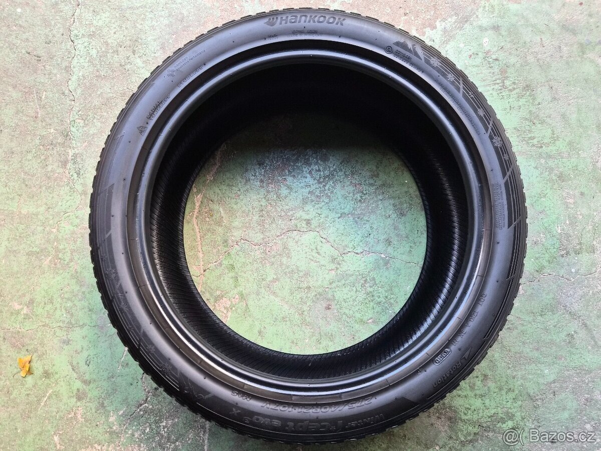 Pár zimních pneu Hankook Winter ICept Evo³ 275/40 R21 XL - 4