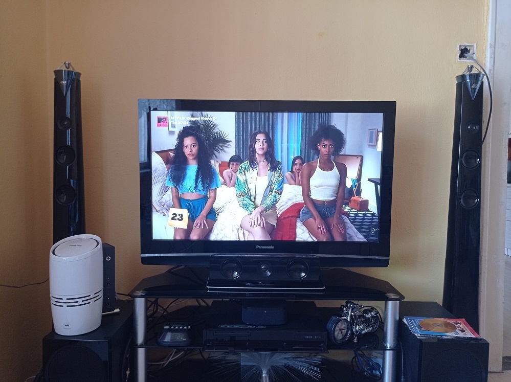 Plazma TV Panasonic TH-42PX80E - 4