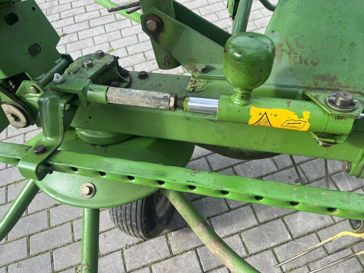 Obraceč sena , píce KRONE KW 7.70 - 4