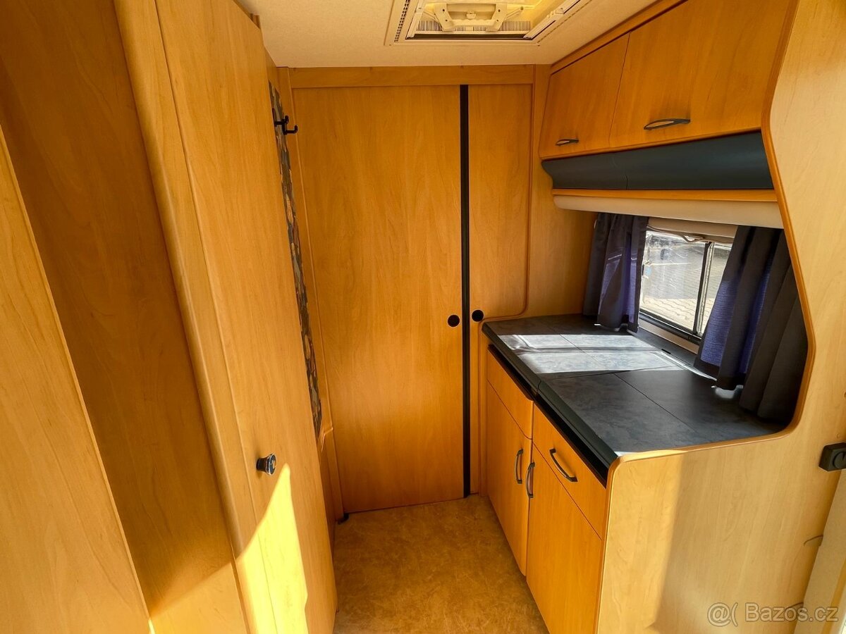 Hobby De luxe 450, 4 osoby, stan, pevná postel - 4