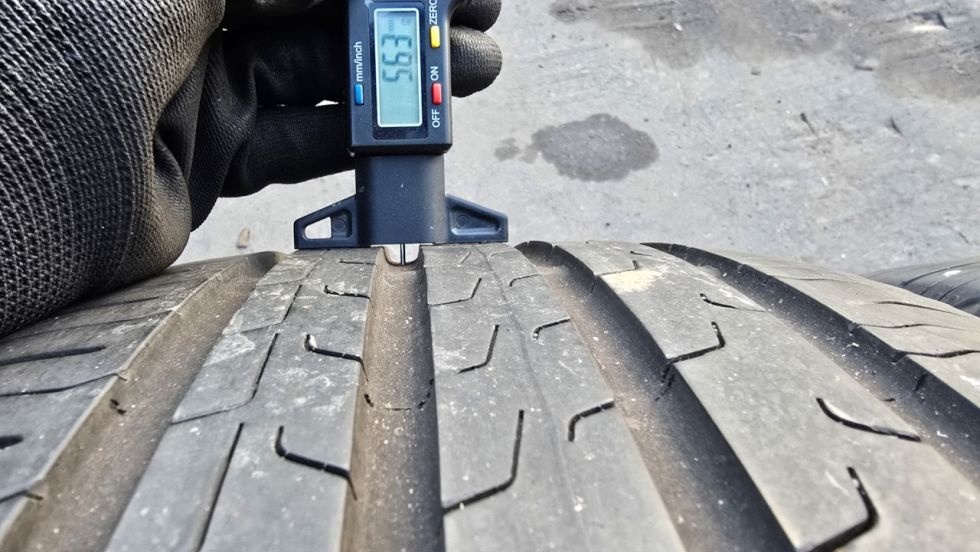 Letní pneu 235/50/19 Continental - 4