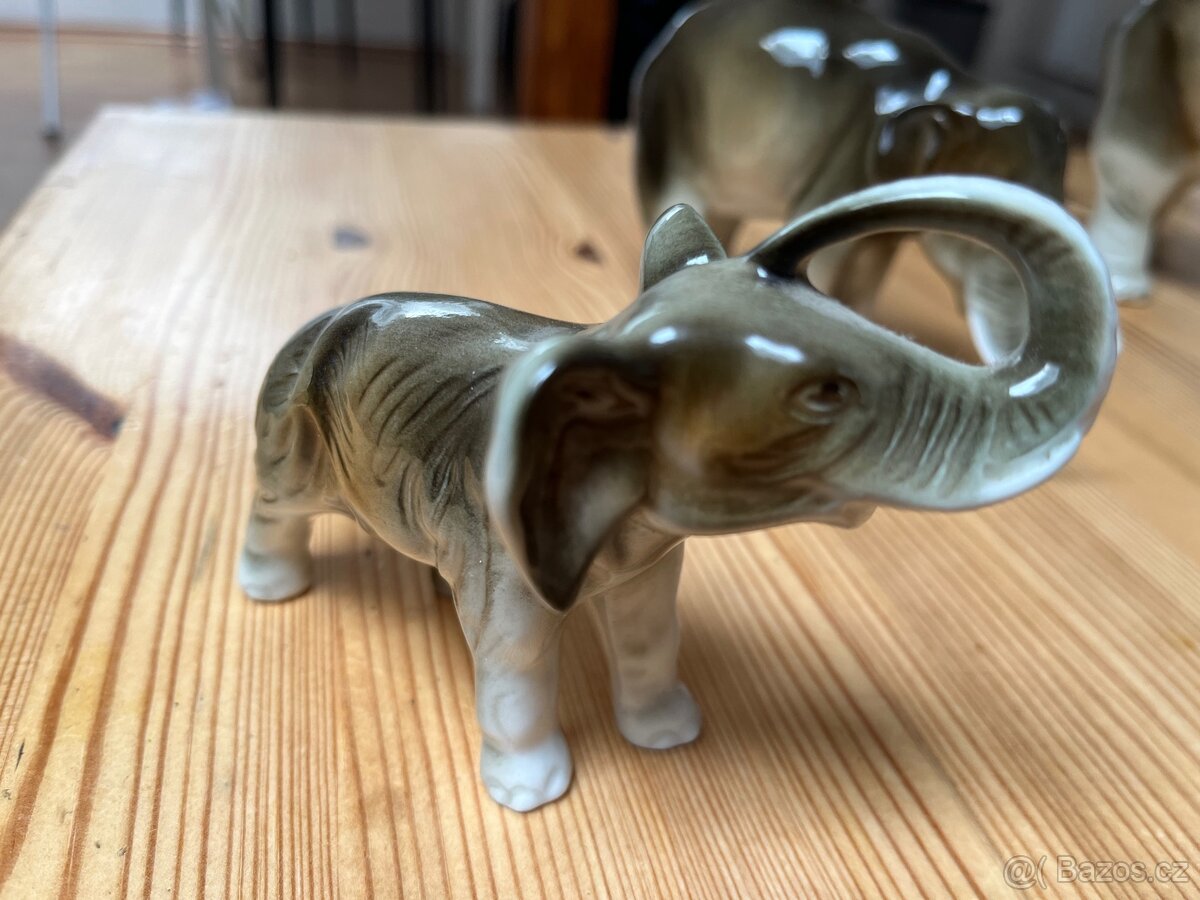 Sada tři porcelánových slonů - 4