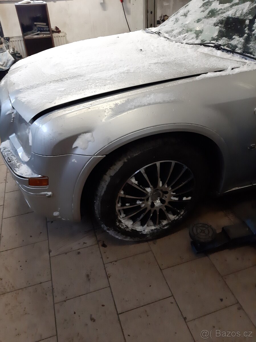 Chrysler 300c SRT - 4