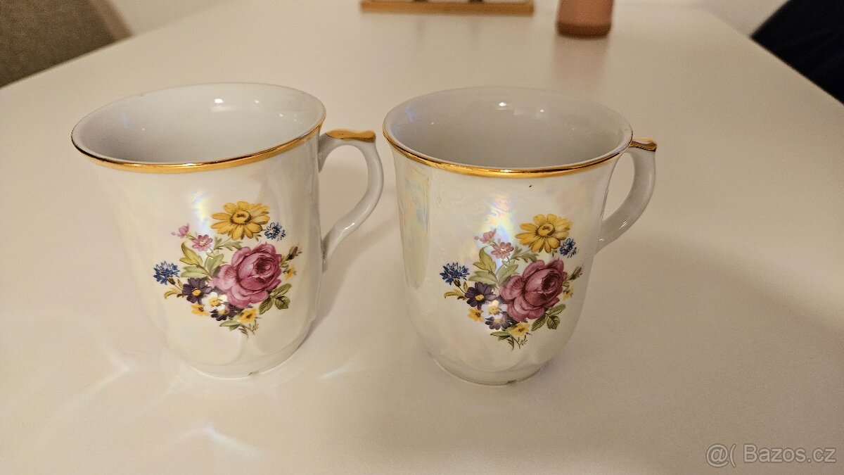 Dva porcelánové hrnky - 4