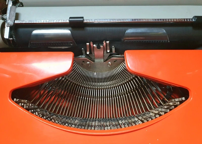 Kufříkový psací stroj Chevron - 4