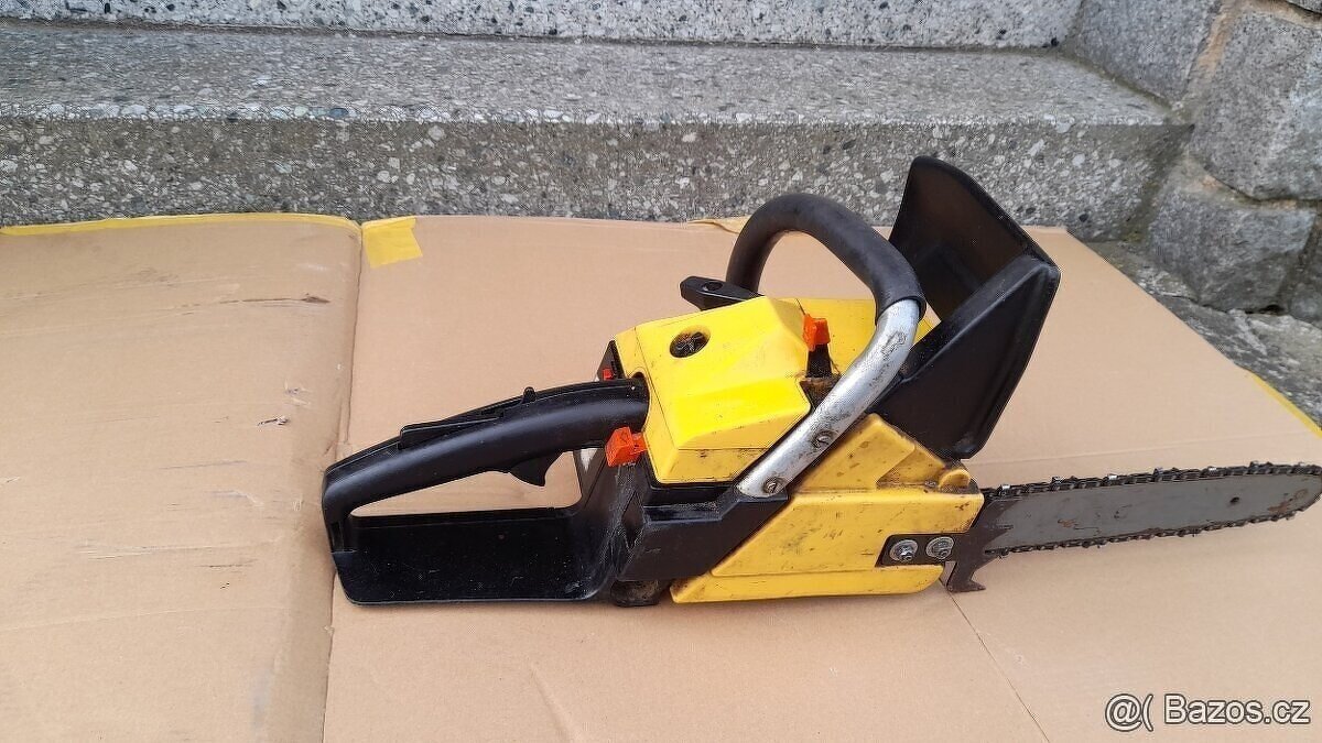 Stará motorová pila MC Culloch - 4