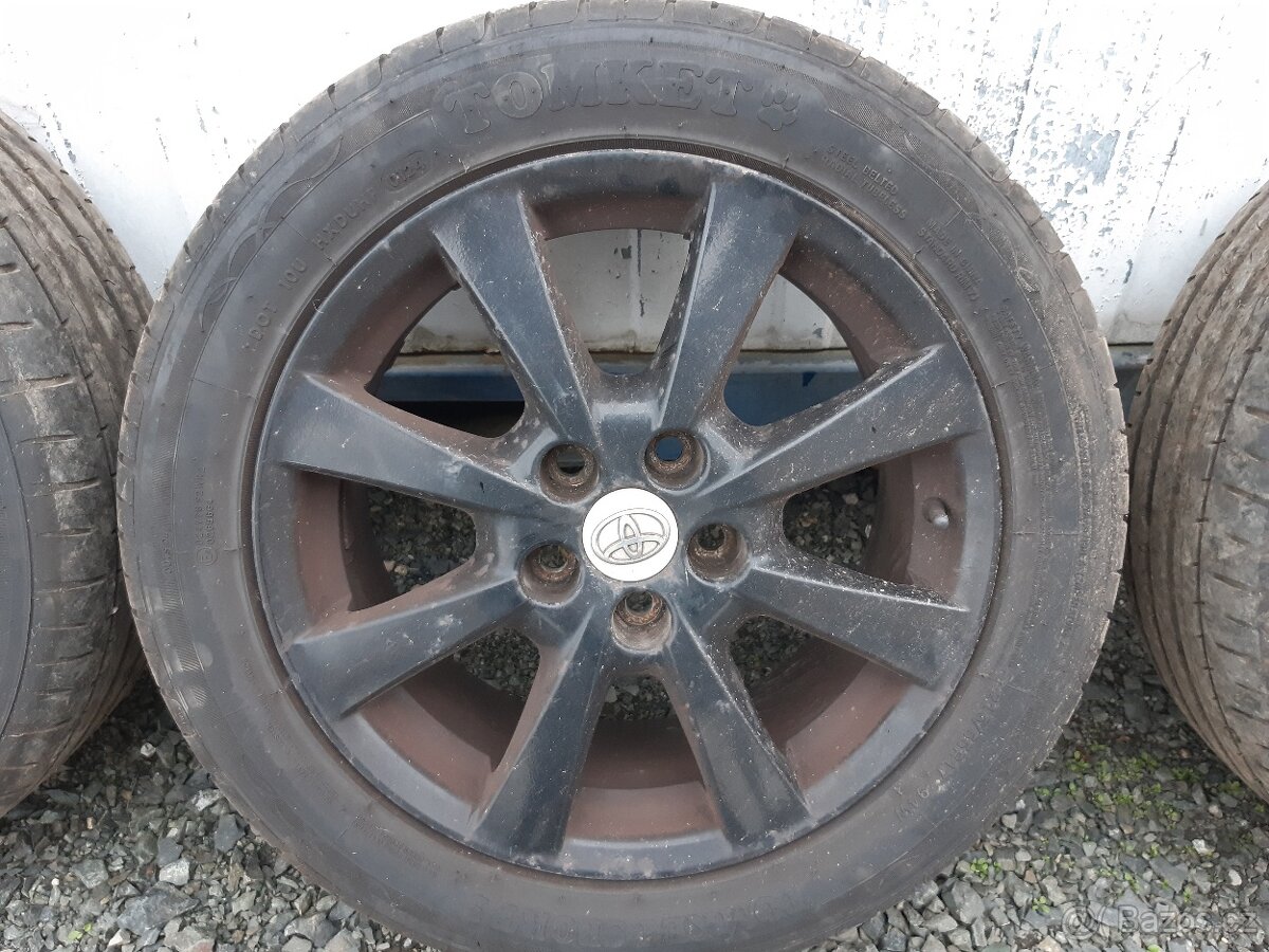 Kola Toyota R17 - 4