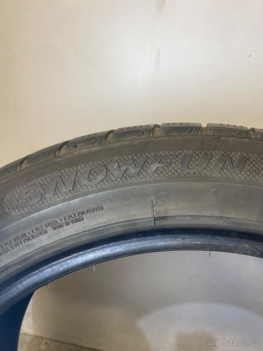 275/45R20 - 4