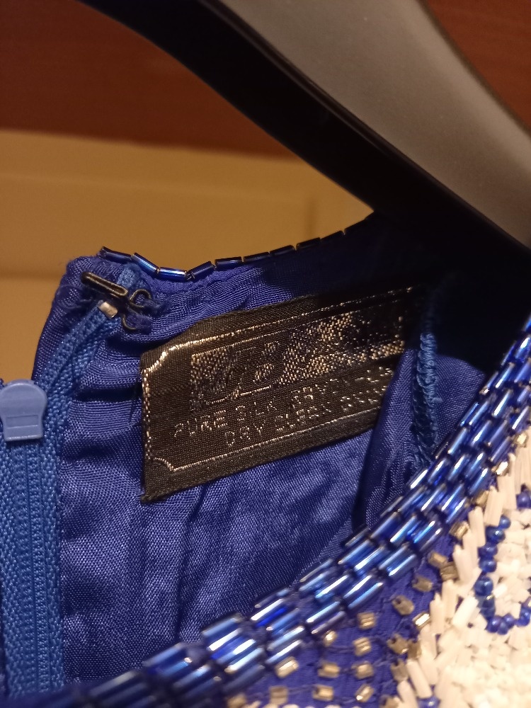 Prodám exkluzivní luxusní společenské šaty. - 4